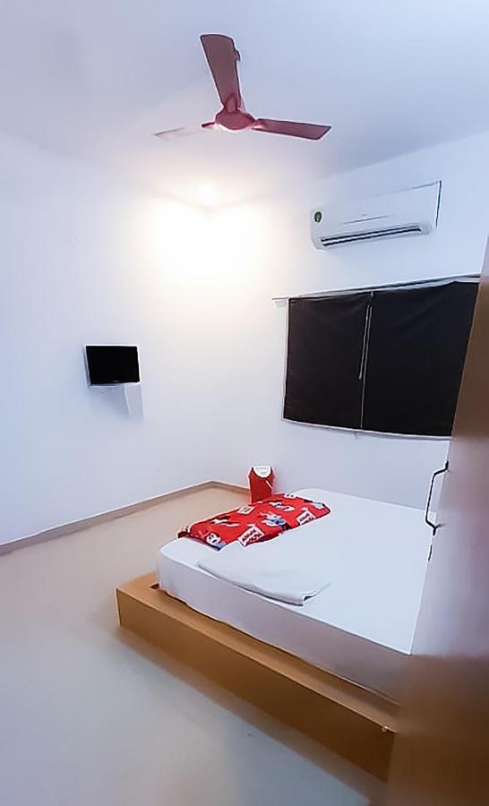Roomshala 110 Hotel Mulaqaat - Shiv Nadar University Dadri Bagian luar foto