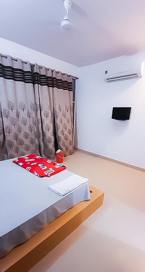 Roomshala 110 Hotel Mulaqaat - Shiv Nadar University Dadri Bagian luar foto